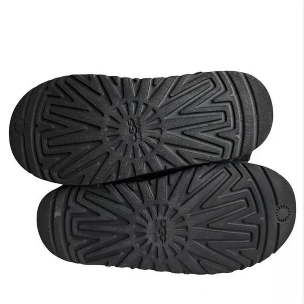 UGG SN 5991 Bailey Button II Black kids US4 Winter Cabincore Cozycore